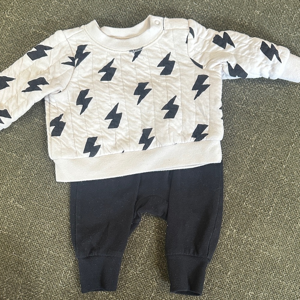 Cat & Jack Baby Outfit with Lightening Bolts